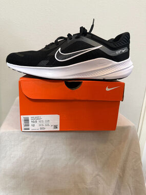 Nike Quest 5 Men's Size 10.5